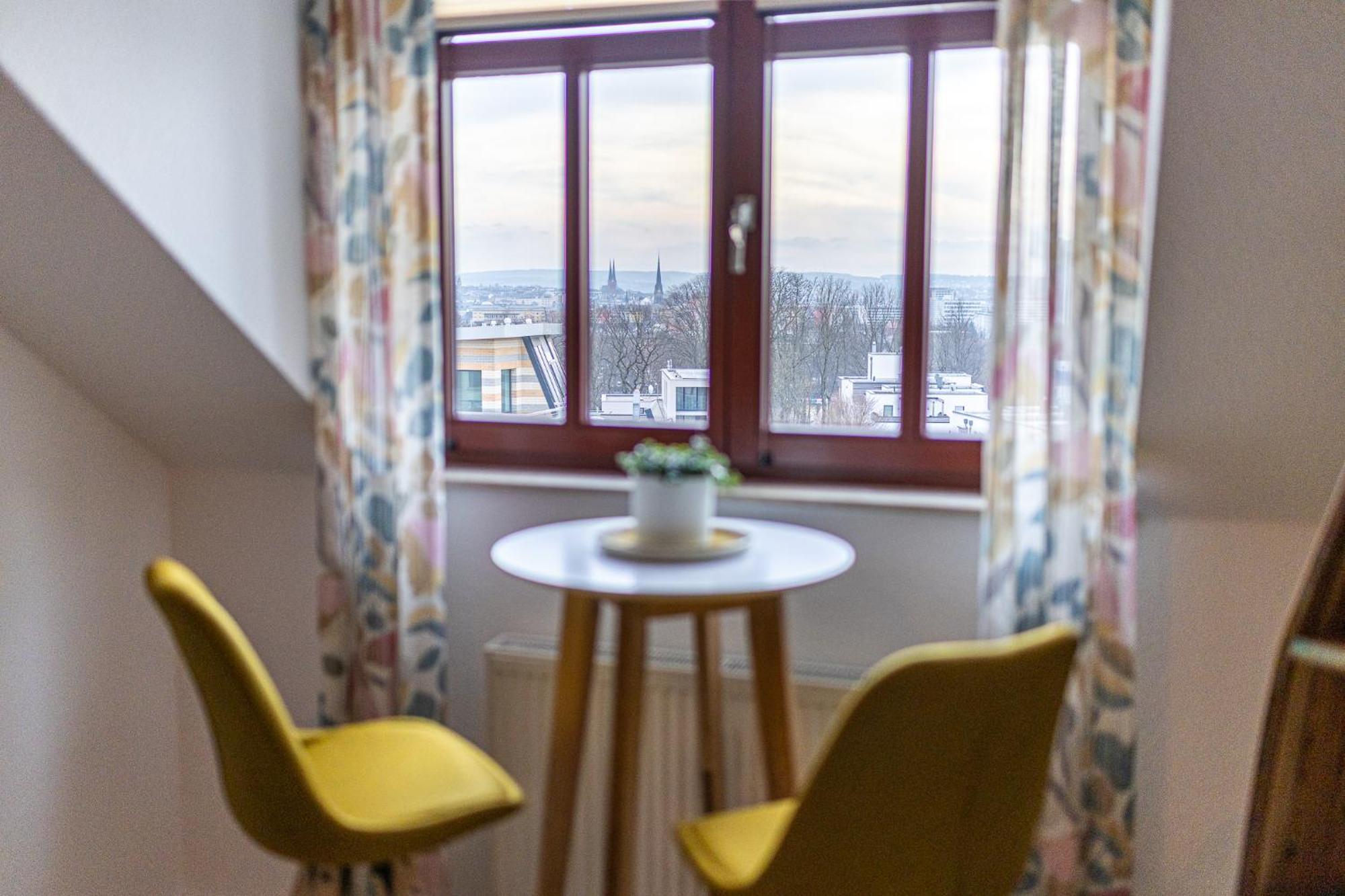 Schlossberg-Domizil Mit Weitblick - Arbeitsplatz, Balkon, Netflix, Badewanne & Yogamatte 켐니츠 외부 사진