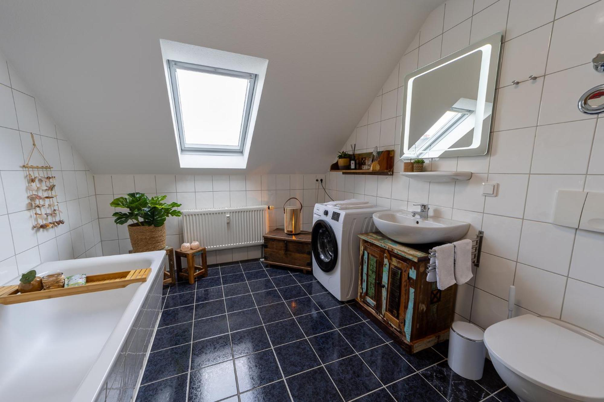 Schlossberg-Domizil Mit Weitblick - Arbeitsplatz, Balkon, Netflix, Badewanne & Yogamatte 켐니츠 외부 사진