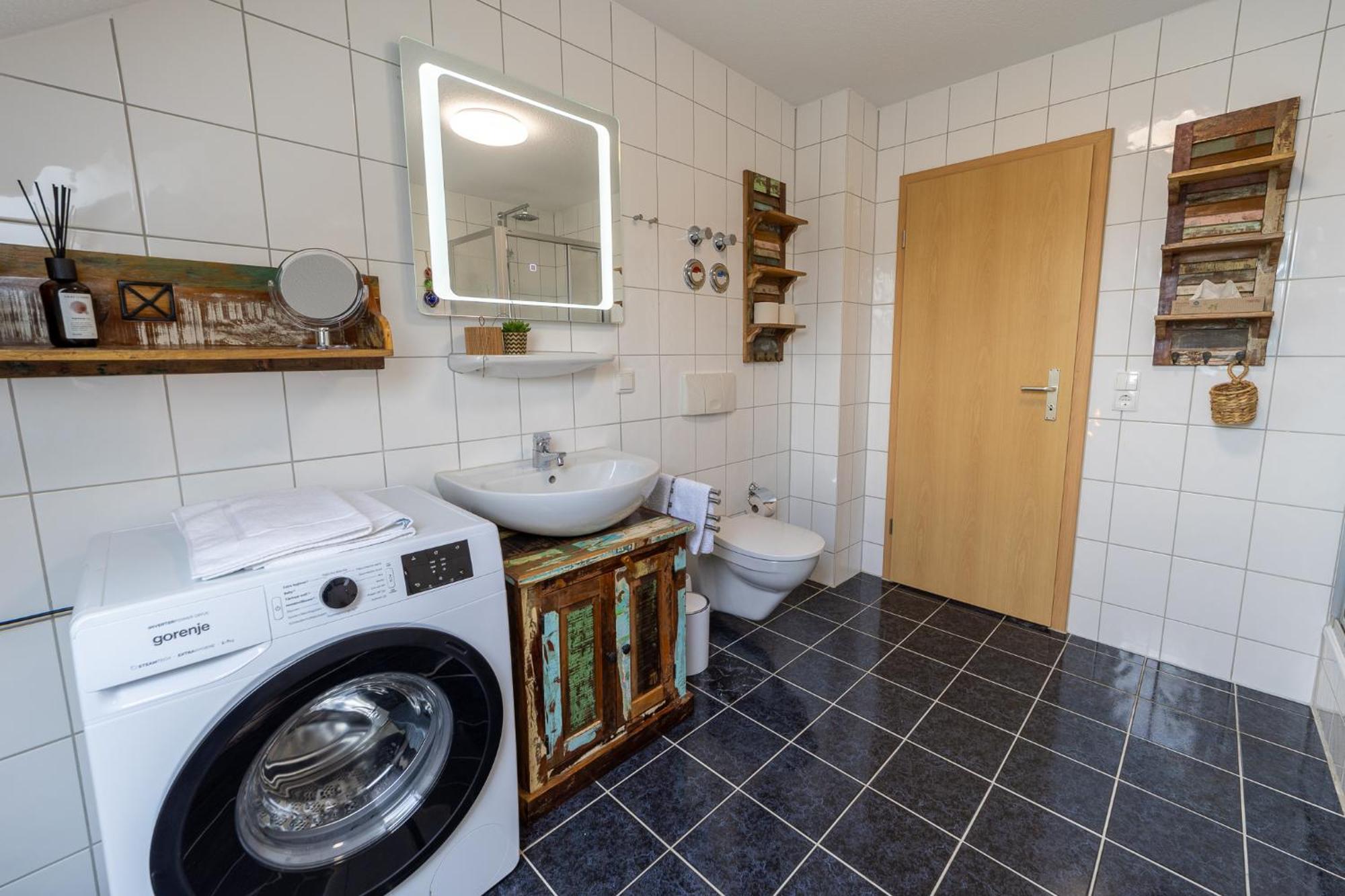 Schlossberg-Domizil Mit Weitblick - Arbeitsplatz, Balkon, Netflix, Badewanne & Yogamatte 켐니츠 외부 사진