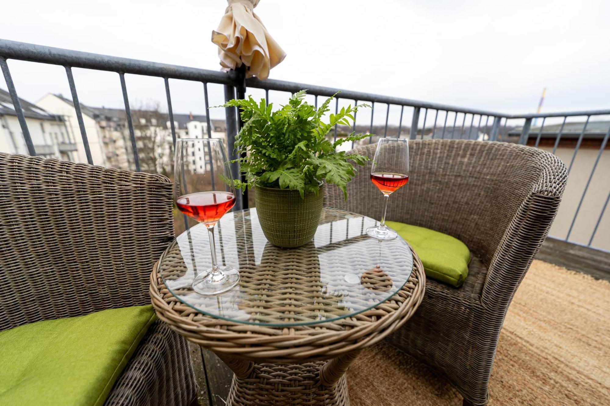 Schlossberg-Domizil Mit Weitblick - Arbeitsplatz, Balkon, Netflix, Badewanne & Yogamatte 켐니츠 외부 사진